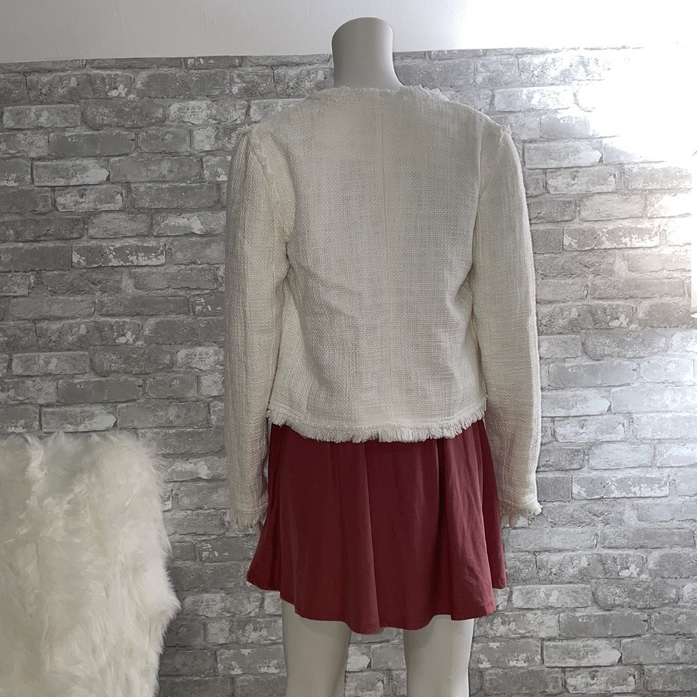 White jacket - Picture 2 of 5